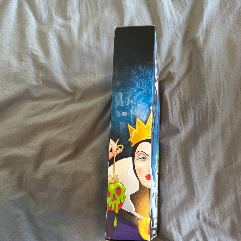 Disney Villains Doll - Evil Queen - NEW! - Picture 5 of 6